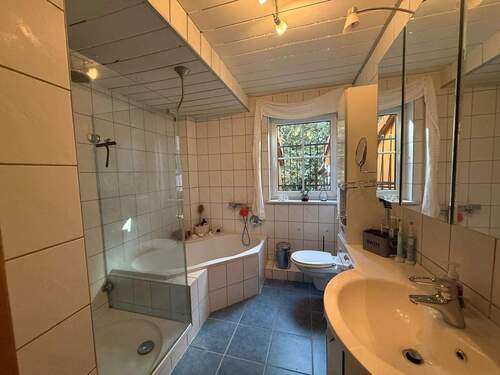 Badezimmer EG.jpeg - 