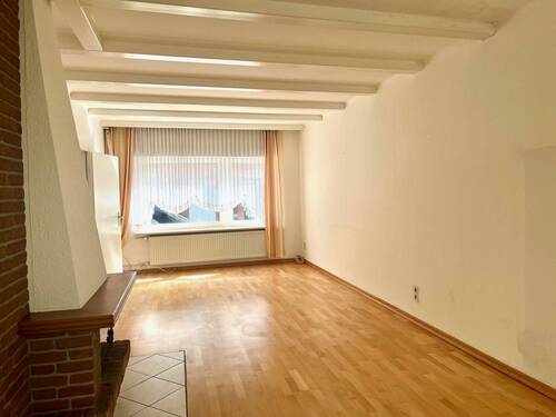 Wohnzimmer - 4 Zimmer Einfamilienhaus zum Kaufen in Tönning