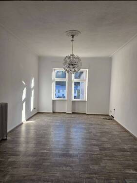 Obergeschoss Wohnung - 1 Zimmer Mehrfamilienhaus, Wohnhaus in Ottweiler