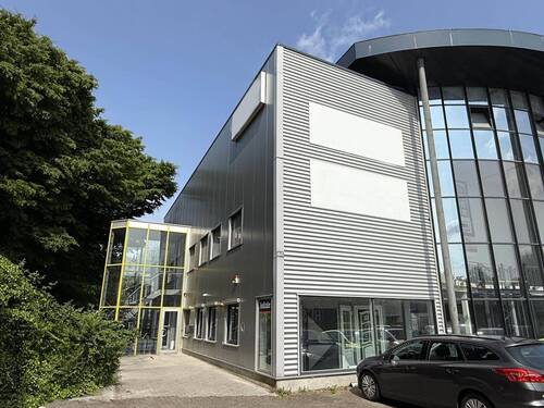 Außenansicht - Große Bürofläche in verkehrsgünstiger Lage