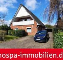 Gepflegtes Zweifamilienhaus mit Carport, Terrasse und Loggia in ruhiger Wohnlage - Kropp