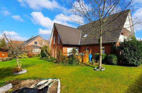 Blick aus dem Garten - 6 Zimmer Mehrfamilienhaus, Wohnhaus zum Kaufen in Kropp