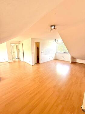 Blick zum Küchenbereich - Etagenwohnung mit 80,00 m&sup2; in Duisburg zur Miete