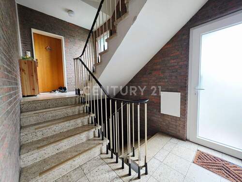 Treppenhaus - Etagenwohnung mit 97,40 m² in Oldenburg zum Kaufen