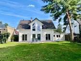 Hausansicht - *** Großzügiges Einfamilienhaus im schönen Mahlsdorf ***