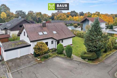 Luftaufnahme - 7 Zimmer Mehrfamilienhaus, Wohnhaus zum Kaufen in Biberach an der Riß