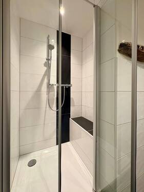 Dusche mit Sitzbank - 