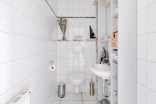 Separates WC für Gäste im Erdgeschoss - 