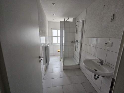 Whg. Nr. 2 im 1.OG: Badezimmer - 