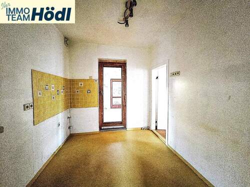 Küche mit Zugang zum Anbau - Mehrfamilienhaus, Wohnhaus mit 153,00 m² in Reutlingen zum Kaufen