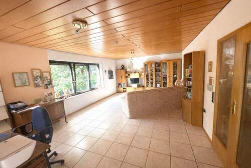 Wohnzimmer Erdgeschoss - Mehrfamilienhaus, Wohnhaus mit 219,20 m&sup2; in Kirchardt zum Kaufen