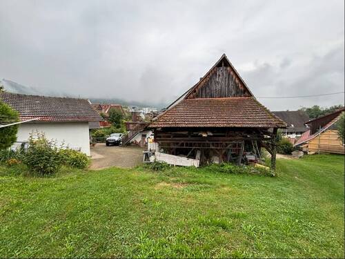 Schopf und Garage / Carports - 8 Zimmer Mehrfamilienhaus, Wohnhaus zum Kaufen in Offenburg