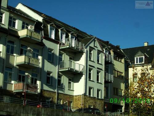Hausansicht - Schicke 4-Raum-Maisonettewohnung mit Balkon in Annaberg-Buchholz!