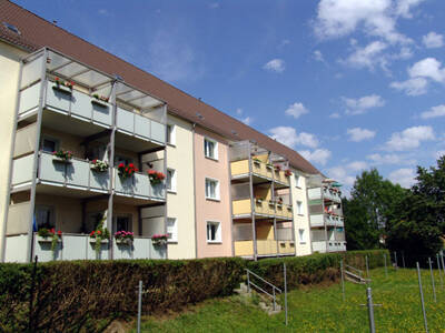 Hausansicht - Beliebte 2-Raum-Wohnung in Bestlage