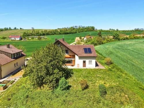 Bild 2 - 7 Zimmer Einfamilienhaus zum Kaufen in Sulzfeld