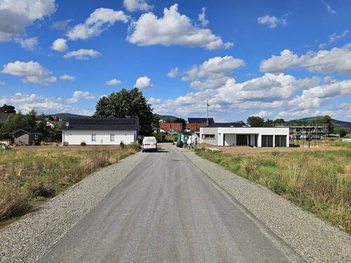 Zufahrt mit Blick zum Westberg - 