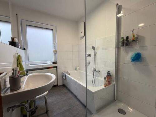 Badezimmer - Etagenwohnung mit 83,00 m² in Schwerte zum Kaufen