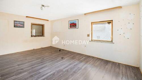 1. OG Schlafzimmer 1 - 