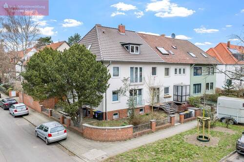 Blick auf das Haus - In Top Lage mit vielen Optionen
