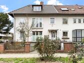 Blick auf das Haus - 1 Zimmer Mehrfamilienhaus, Wohnhaus zum Kaufen in Hannover