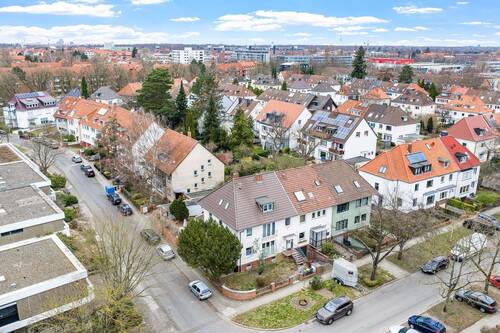 Blick auf Haus und Umgebung - 1 Zimmer Mehrfamilienhaus, Wohnhaus in Hannover