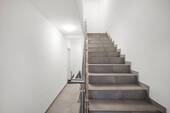 Treppenhaus - Mehrfamilienhaus, Wohnhaus mit 259,60 m&sup2; in Hannover zum Kaufen