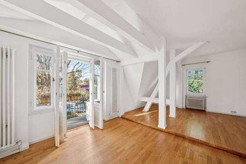 Helles Zimmer mit französischen Balkon - ideal als Schlafzimmer, Atelier oder Rückzugsort. - 