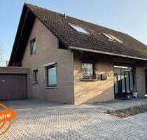 Gemütlich und bezahlbar: Kleines Einfamilienhaus in zentraler Siedlungslage - Steinfeld (Oldenburg)