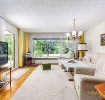 Sofort verfügbarer, gepflegter Bungalow mit Einzelgarage, auf großzügigem Grundstück, zentrale Lage - Neustadt