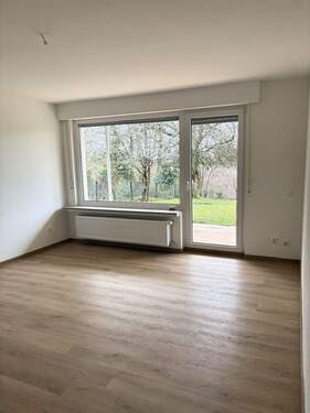 Wohnzimmer 1 - 3 Zimmer Terrassenwohnung zur Miete in Halver