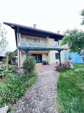 Aussenansicht-Gartenseite - Hier lohnt sich jede Besichtigung - Hochwertige Doppelhaushälfte - Einziehen und Wohlfühlen