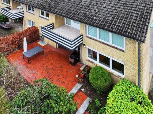 Luftaufnahme Wohnhaus Terrasse - 5 Zimmer Etagenwohnung in Hamburg / Volksdorf