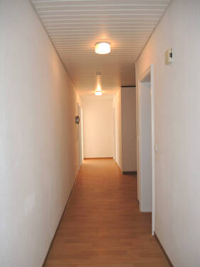Flur, Richtung Wohnzimmer/Küche - 