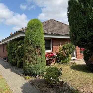 Straßenansicht - Ihr Sorglos-Zuhause: Barrierefreier Bungalow für jede Lebensphase