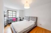 Schlafzimmer - Etagenwohnung mit 72,60 m² in München zum Kaufen