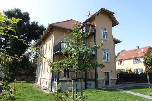 Hausansicht - 2 Zimmer Etagenwohnung zur Miete in Radebeul