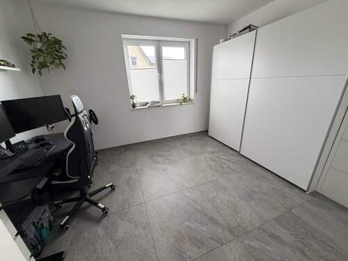 Büro/ Kinderzimmer - 