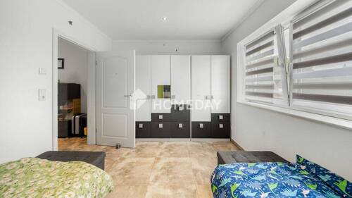 1. OG Schlafzimmer 2 - 