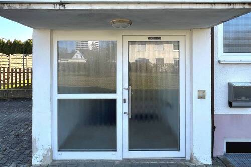 Eingang - Mehrfamilienhaus, Wohnhaus mit 271,00 m&sup2; in Straubing zum Kaufen