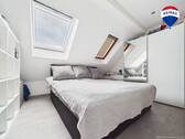 REMAX Immobilien Delux Mehrfamilienhaus Schlafzimmer Roden Mark Borowicz - 