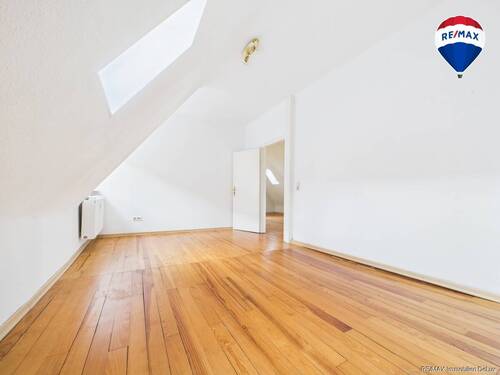 REMAX Immobilien DeLux Wohn-Geschäftshaus Schlafzimmer Ottweiler Mark - 