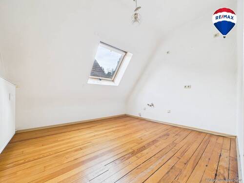 REMAX Immobilien DeLux Wohn-Geschäftshaus Küche Ottweiler Mark Borowicz - 