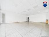 REMAX Immobilien DeLux Wohn-Geschäftshaus Geschäft Ottweiler Mark Borowicz - 6 Zimmer Mehrfamilienhaus, Wohnhaus zum Kaufen in Ottweiler