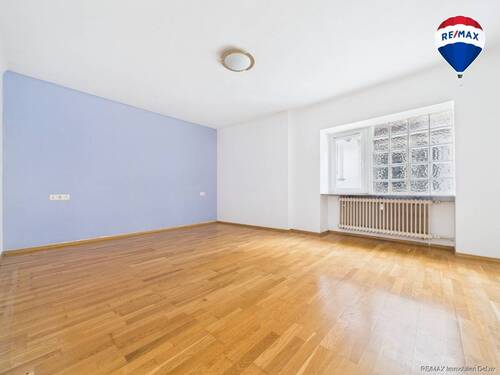 REMAX Immobilien DeLux Wohn-Geschäftshaus Schlafzimmer Ottweiler Mark - 