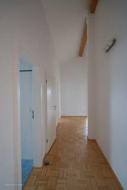 Diele - 4 Zimmer Etagenwohnung zum Kaufen in Sauerlach