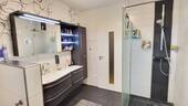 EG Badezimmer mit Dusche - 