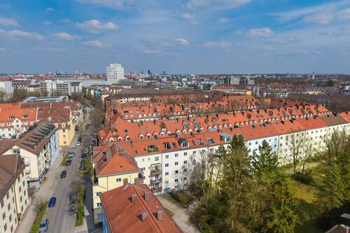 Innenhof - Altbauperle mit Potenzial: 4 Zimmer, Fischgrät & Garage in Untergiesing