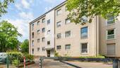 Außenansicht 1 - Sofort verfügbar: Attraktive 2-Zimmer-Wohnung mit Loggia und Einbauküche