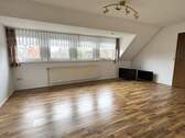 Wohnzimmer - 3 Zimmer Etagenwohnung zur Miete in Edewecht