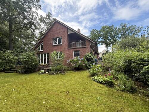 Bild 1 - Emtinghausen: Individuelles Wohlfühlhaus mit Doppelgarage auf traumhaftem Grundstück am Ortsrand